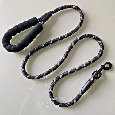 Reflective-Nylon-Leash-with-Comfy-Grip-12.webp