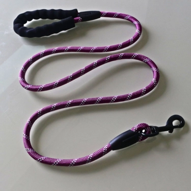 Reflective-Nylon-Leash-with-Comfy-Grip-9-2.webp